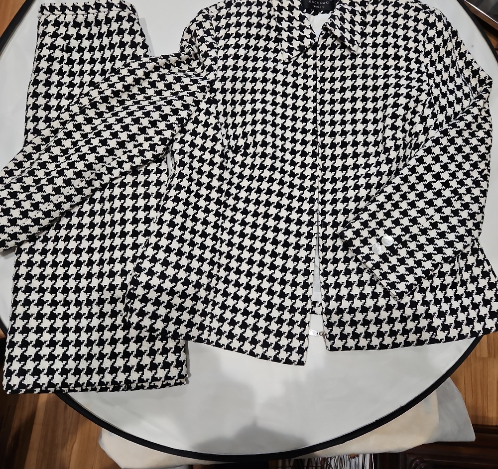 Dana Buchman Monochrome Houndstooth Suit